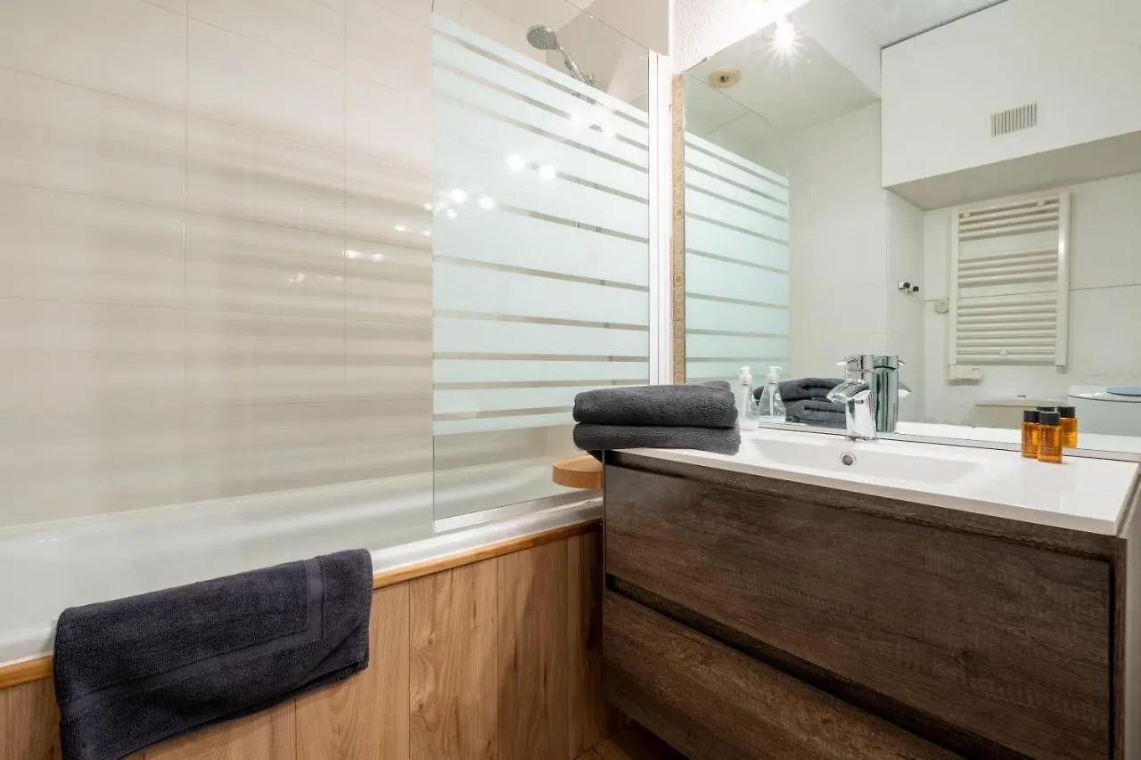 Apartment Sunny Appartement Centre Ville Vue Mont Blanc Balcon 3 Personnes Chamonix